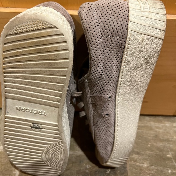 EUC Tretorn Nylite Bold Suede Lace Up Sneakers - Picture 5 of 6